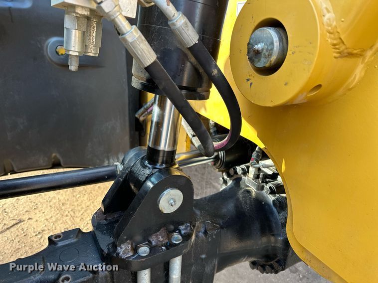 image for item LO9374 2019 Caterpillar TL642D  telehandler