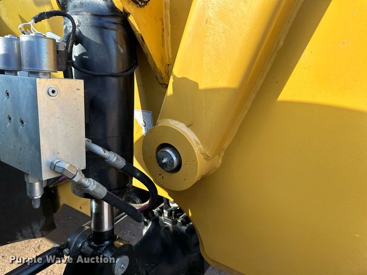 image for item LO9374 2019 Caterpillar TL642D  telehandler