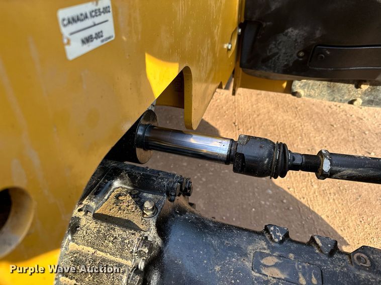 image for item LO9374 2019 Caterpillar TL642D  telehandler
