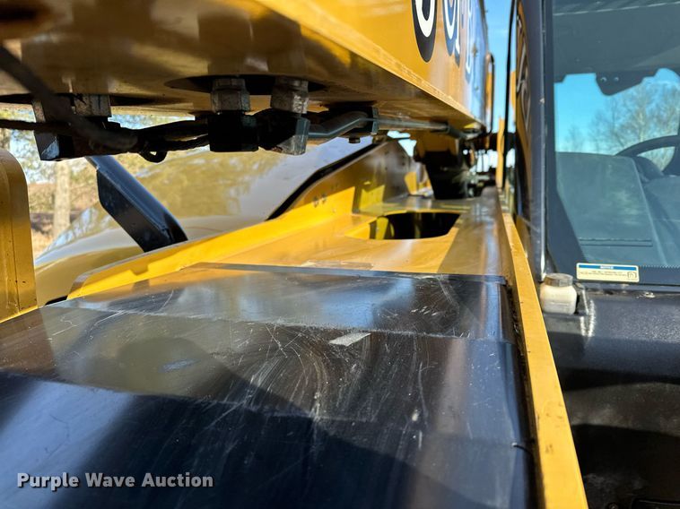 image for item LO9374 2019 Caterpillar TL642D  telehandler