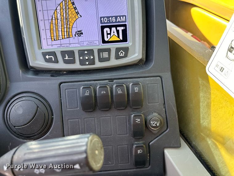 image for item LO9374 2019 Caterpillar TL642D  telehandler