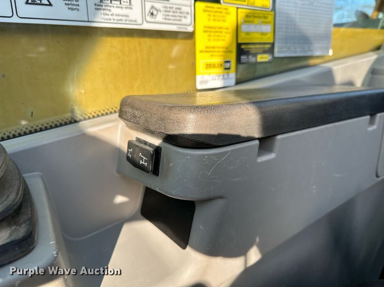 image for item LO9374 2019 Caterpillar TL642D  telehandler