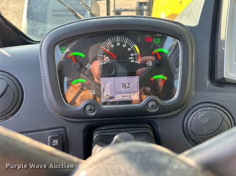 image for item LO9374 2019 Caterpillar TL642D  telehandler