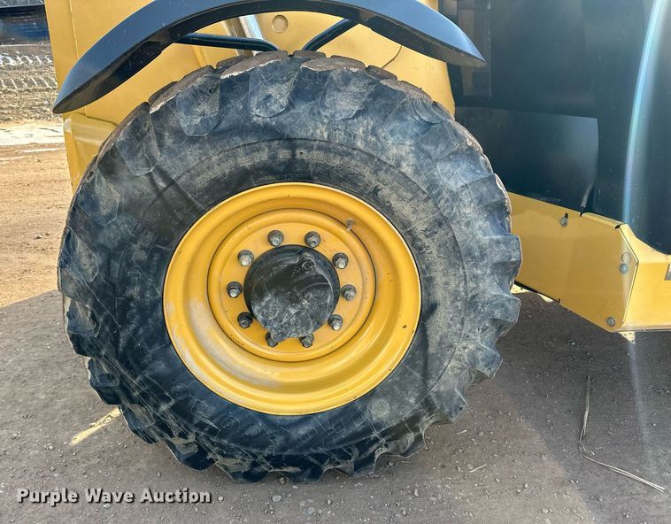 image for item LO9374 2019 Caterpillar TL642D  telehandler