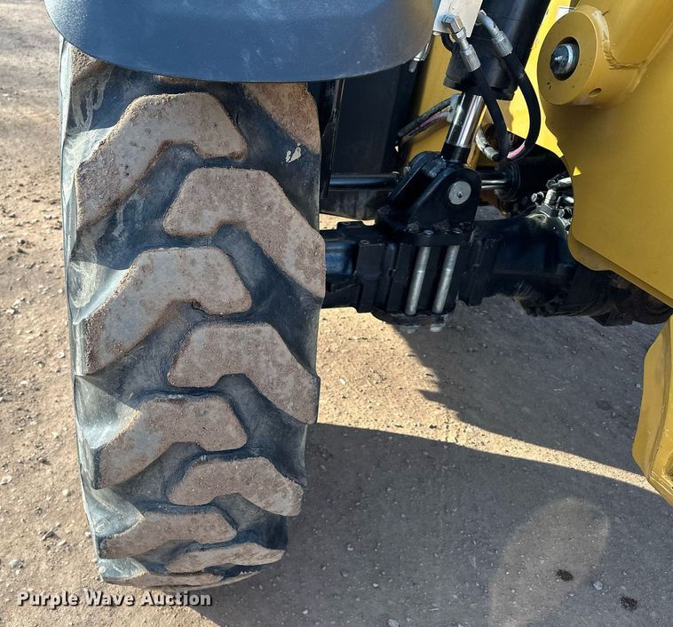 image for item LO9374 2019 Caterpillar TL642D  telehandler