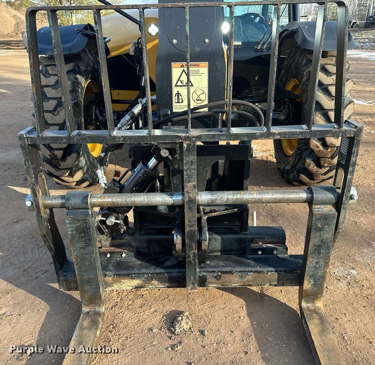 image for item LO9375 2019 Caterpillar TL642D  telehandler