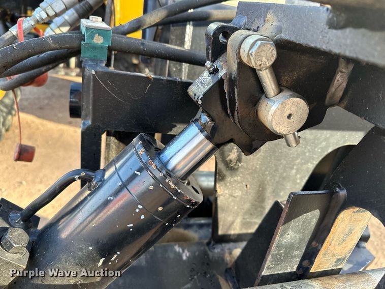 image for item LO9375 2019 Caterpillar TL642D  telehandler