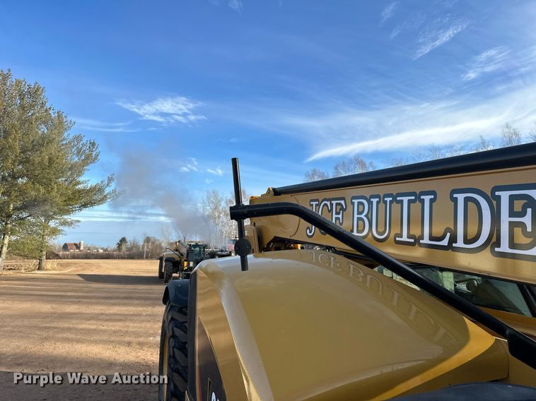 image for item LO9375 2019 Caterpillar TL642D  telehandler