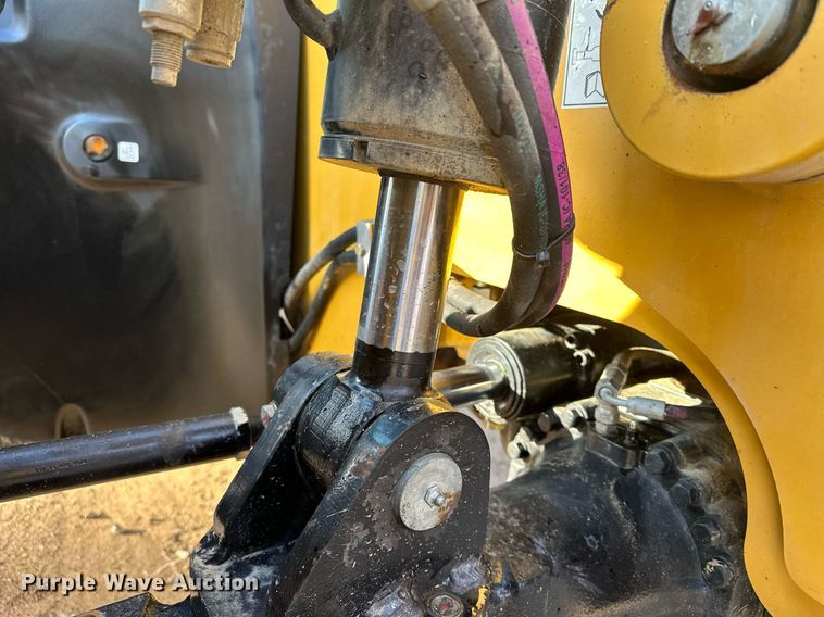 image for item LO9375 2019 Caterpillar TL642D  telehandler