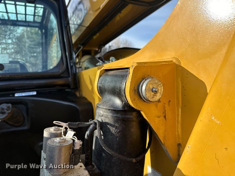 image for item LO9375 2019 Caterpillar TL642D  telehandler