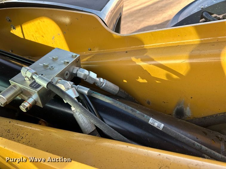 image for item LO9375 2019 Caterpillar TL642D  telehandler