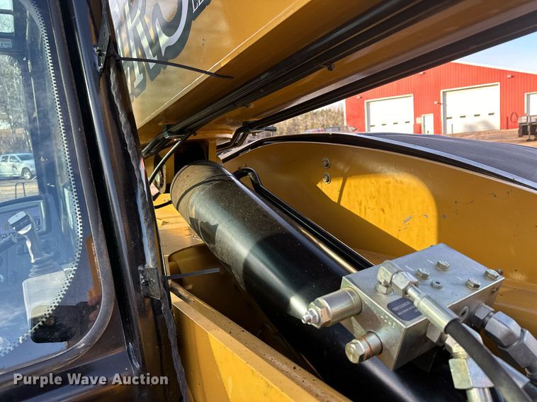 image for item LO9375 2019 Caterpillar TL642D  telehandler