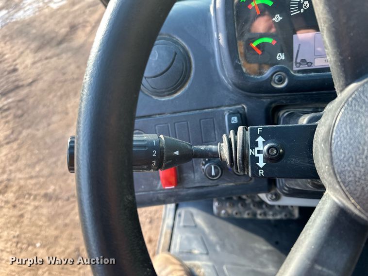 image for item LO9375 2019 Caterpillar TL642D  telehandler