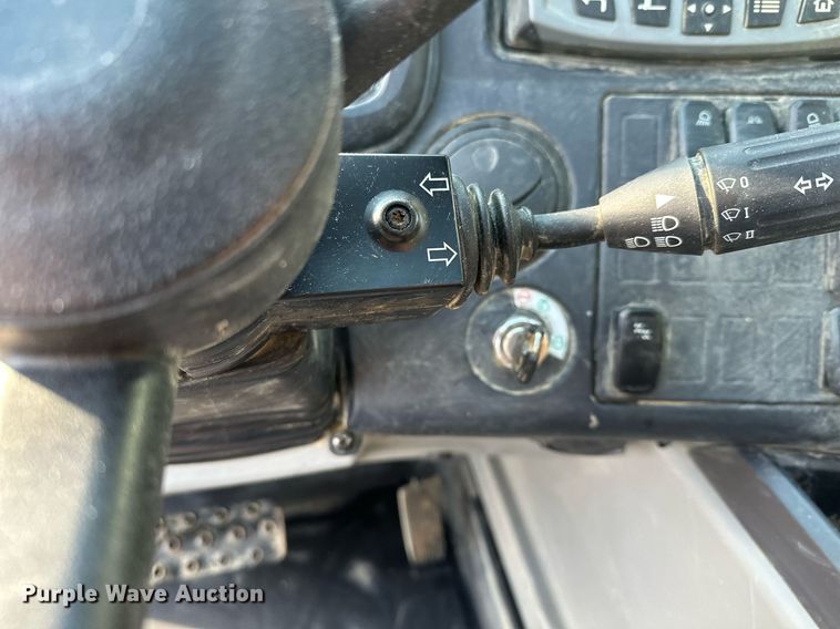 image for item LO9375 2019 Caterpillar TL642D  telehandler