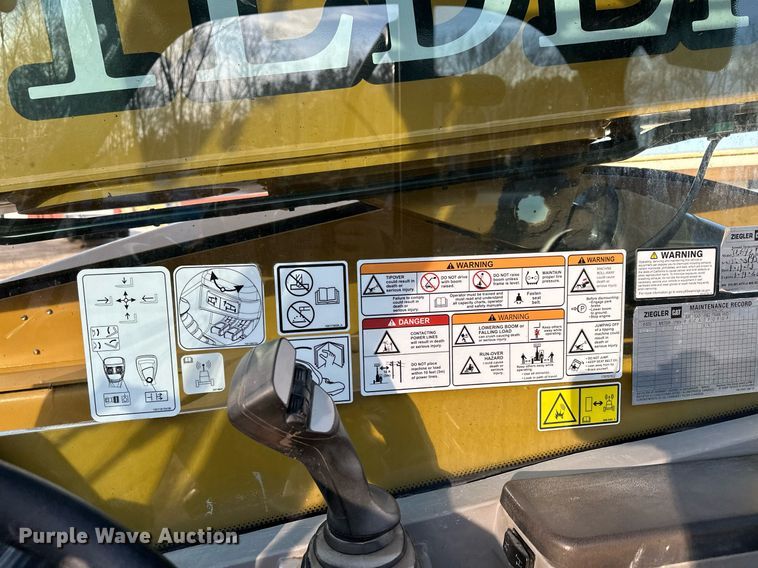 image for item LO9375 2019 Caterpillar TL642D  telehandler