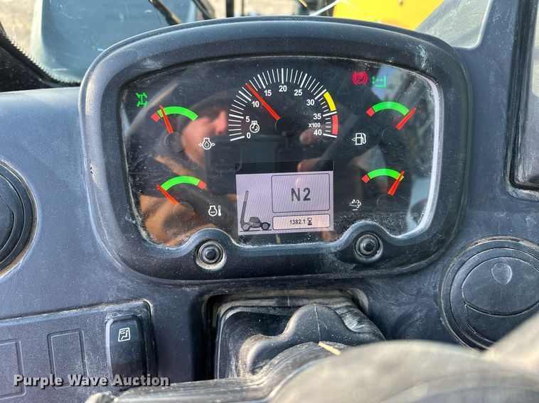 image for item LO9375 2019 Caterpillar TL642D  telehandler