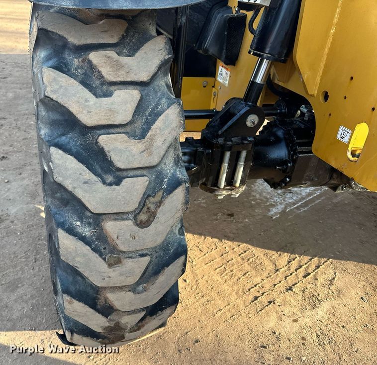 image for item LO9375 2019 Caterpillar TL642D  telehandler