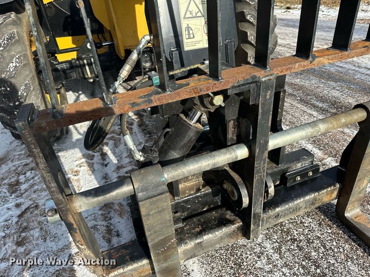 image for item LO9376 2019 Caterpillar TL642D  telehandler