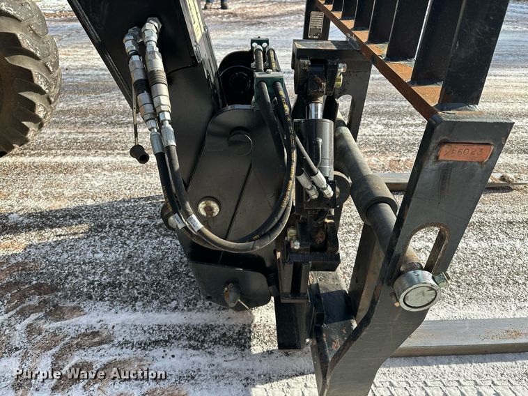 image for item LO9376 2019 Caterpillar TL642D  telehandler