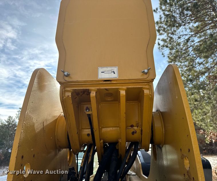 image for item LO9376 2019 Caterpillar TL642D  telehandler