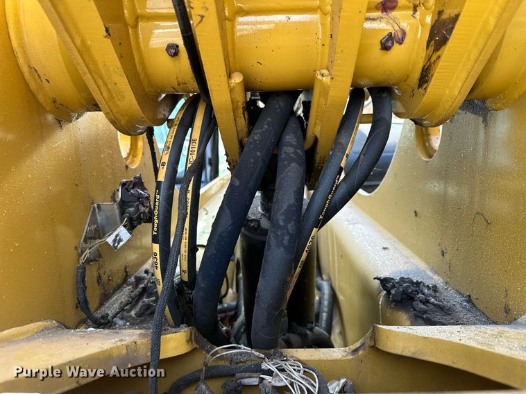 image for item LO9376 2019 Caterpillar TL642D  telehandler