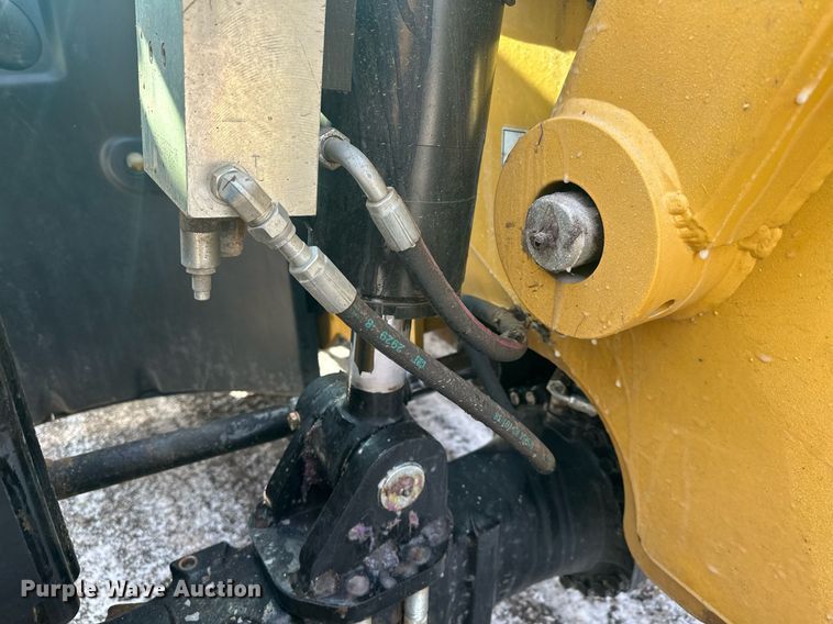 image for item LO9376 2019 Caterpillar TL642D  telehandler