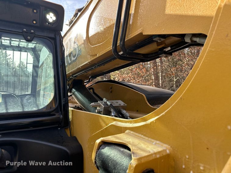 image for item LO9376 2019 Caterpillar TL642D  telehandler