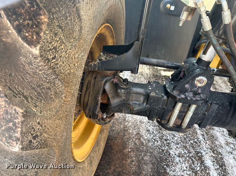image for item LO9376 2019 Caterpillar TL642D  telehandler