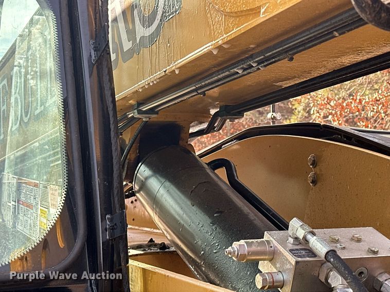 image for item LO9376 2019 Caterpillar TL642D  telehandler