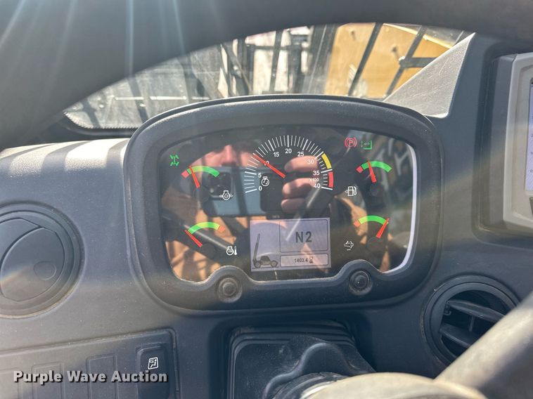 image for item LO9376 2019 Caterpillar TL642D  telehandler