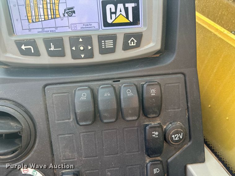 image for item LO9376 2019 Caterpillar TL642D  telehandler