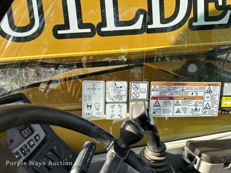 image for item LO9376 2019 Caterpillar TL642D  telehandler