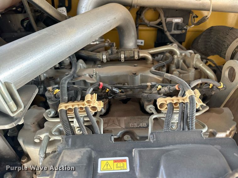 image for item LO9376 2019 Caterpillar TL642D  telehandler