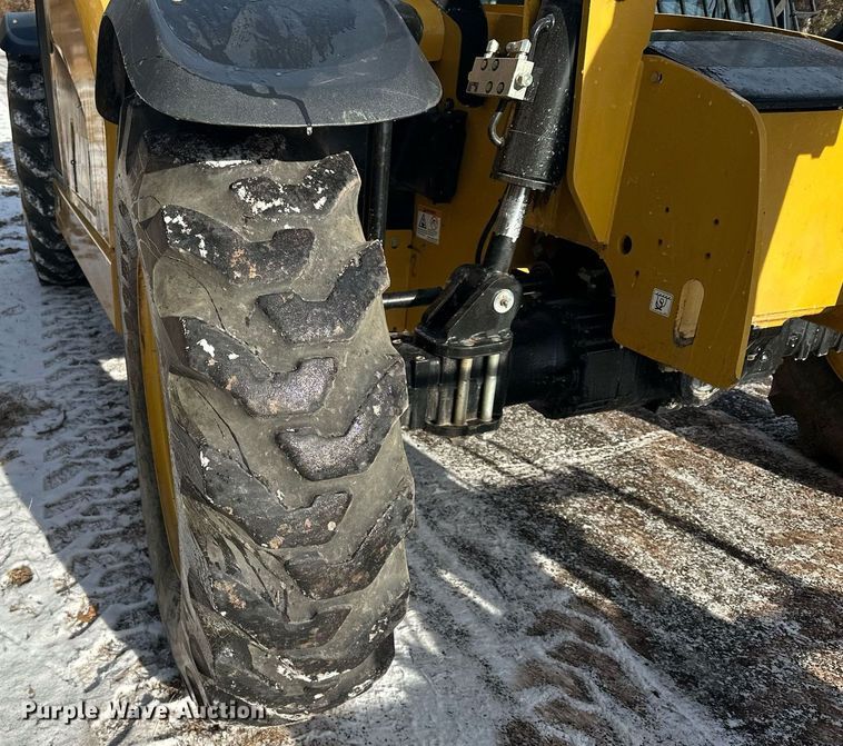 image for item LO9376 2019 Caterpillar TL642D  telehandler