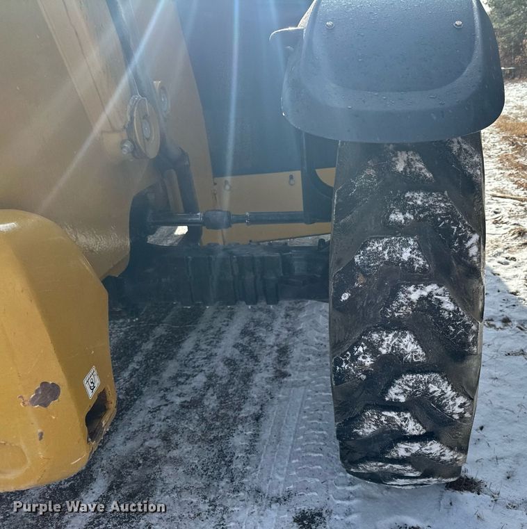 image for item LO9376 2019 Caterpillar TL642D  telehandler