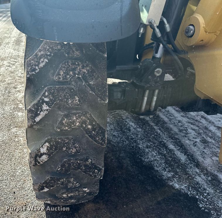 image for item LO9376 2019 Caterpillar TL642D  telehandler