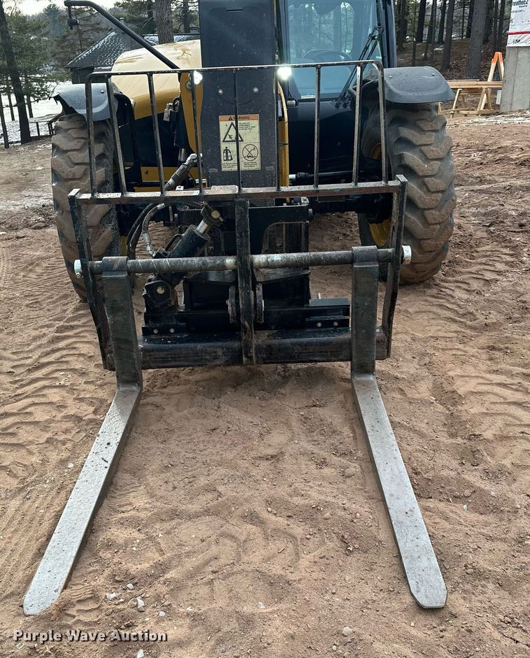 image for item LO9377 2019 Caterpillar TL642D  telehandler