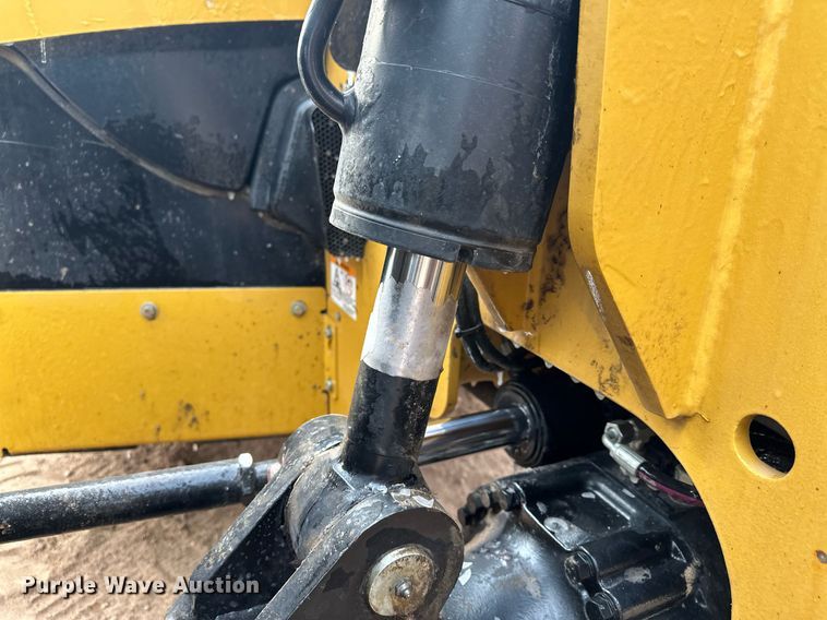 image for item LO9377 2019 Caterpillar TL642D  telehandler