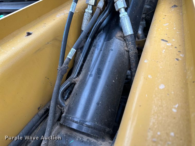 image for item LO9377 2019 Caterpillar TL642D  telehandler