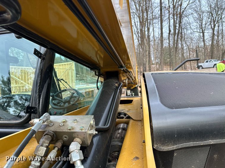 image for item LO9377 2019 Caterpillar TL642D  telehandler