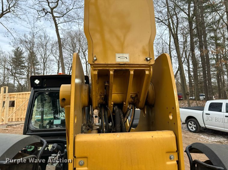 image for item LO9377 2019 Caterpillar TL642D  telehandler