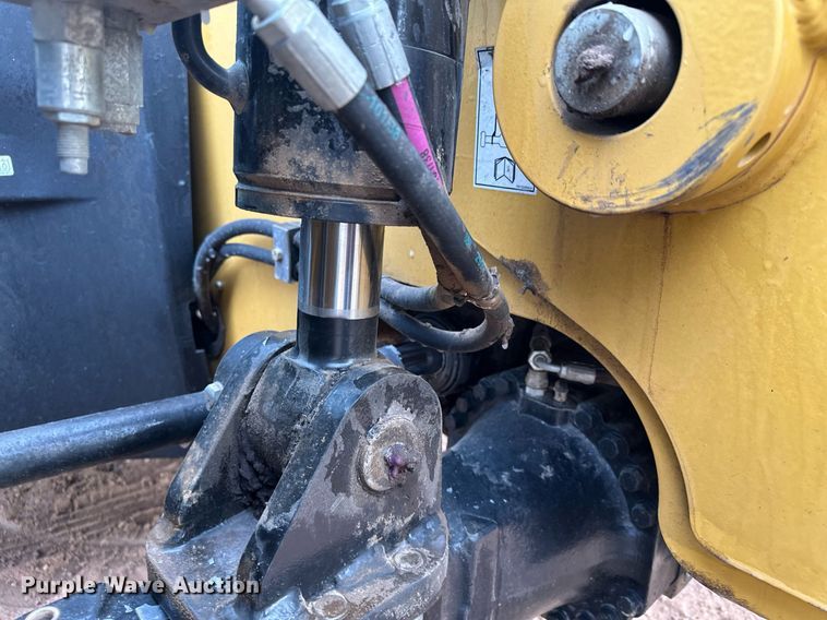 image for item LO9377 2019 Caterpillar TL642D  telehandler