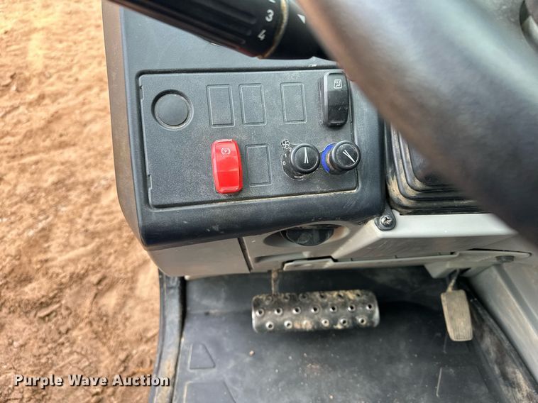 image for item LO9377 2019 Caterpillar TL642D  telehandler