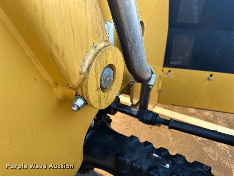 image for item LO9378 2020 Caterpillar TL642D  telehandler