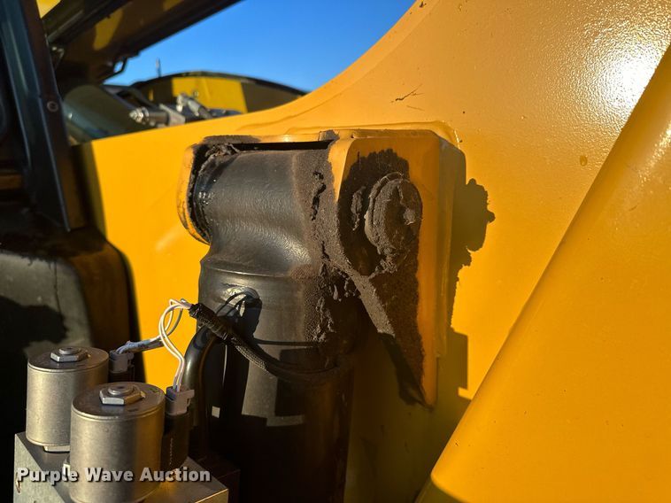 image for item LO9378 2020 Caterpillar TL642D  telehandler