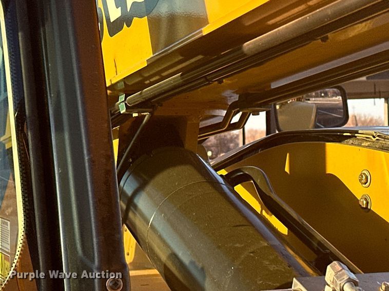 image for item LO9378 2020 Caterpillar TL642D  telehandler