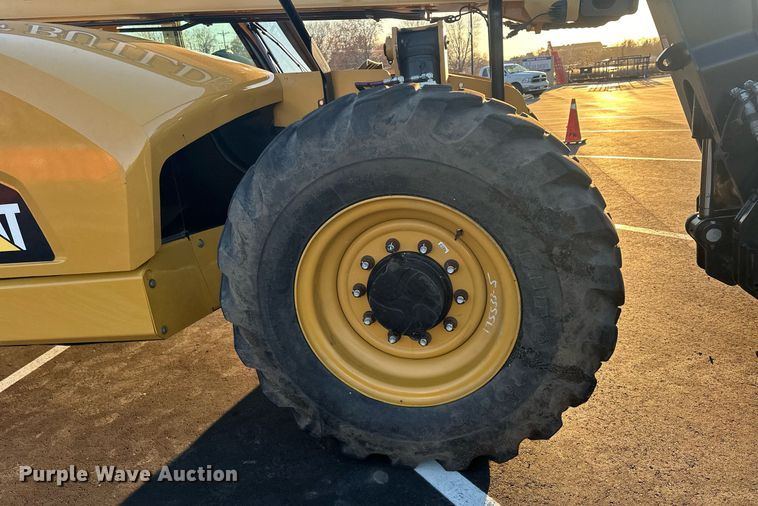 image for item LO9378 2020 Caterpillar TL642D  telehandler