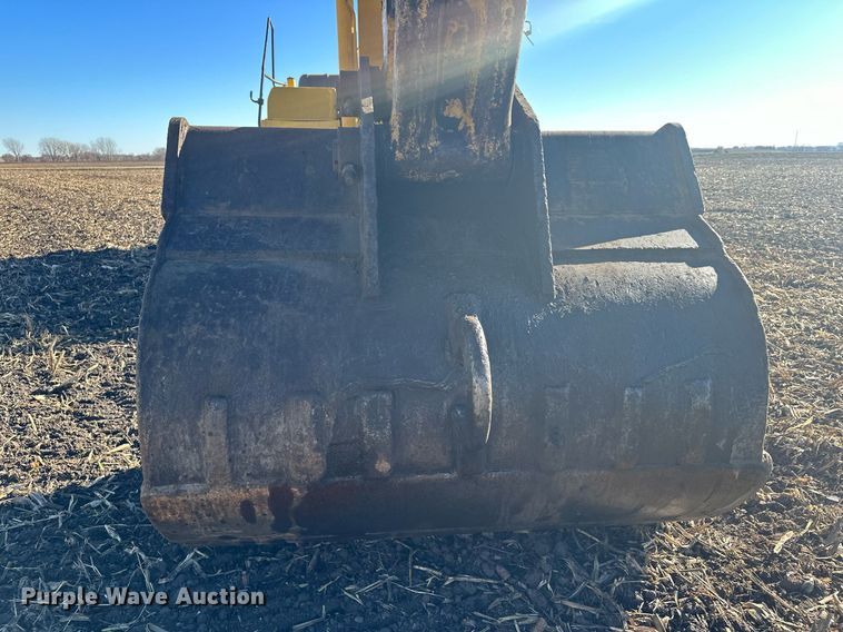 image for item LO9383 2004 Komatsu PC400LC-7L  excavator