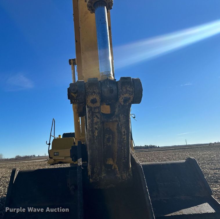 image for item LO9383 2004 Komatsu PC400LC-7L  excavator