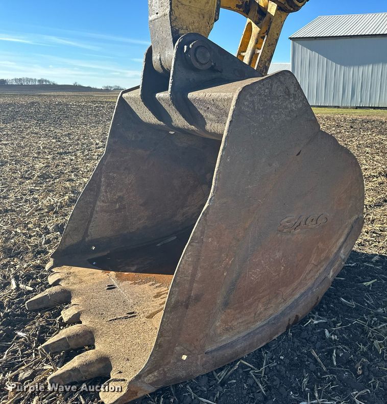 image for item LO9383 2004 Komatsu PC400LC-7L  excavator